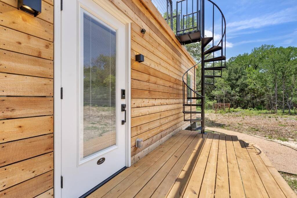 וות'רפורד The Lonely Bull Luxury Container Home On 5 Acres מראה חיצוני תמונה
