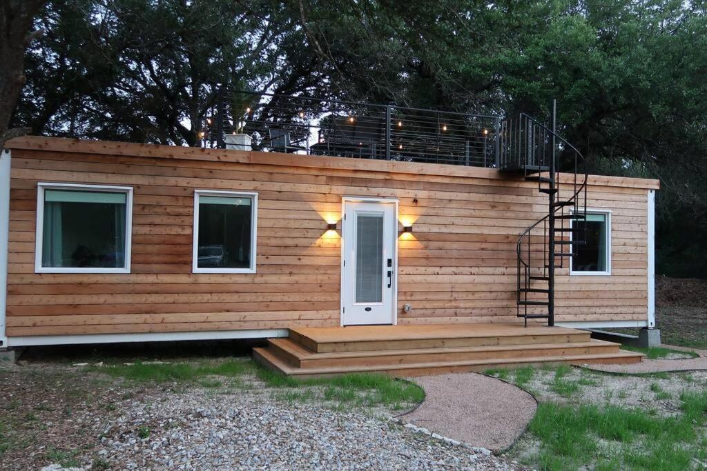 וות'רפורד The Lonely Bull Luxury Container Home On 5 Acres מראה חיצוני תמונה