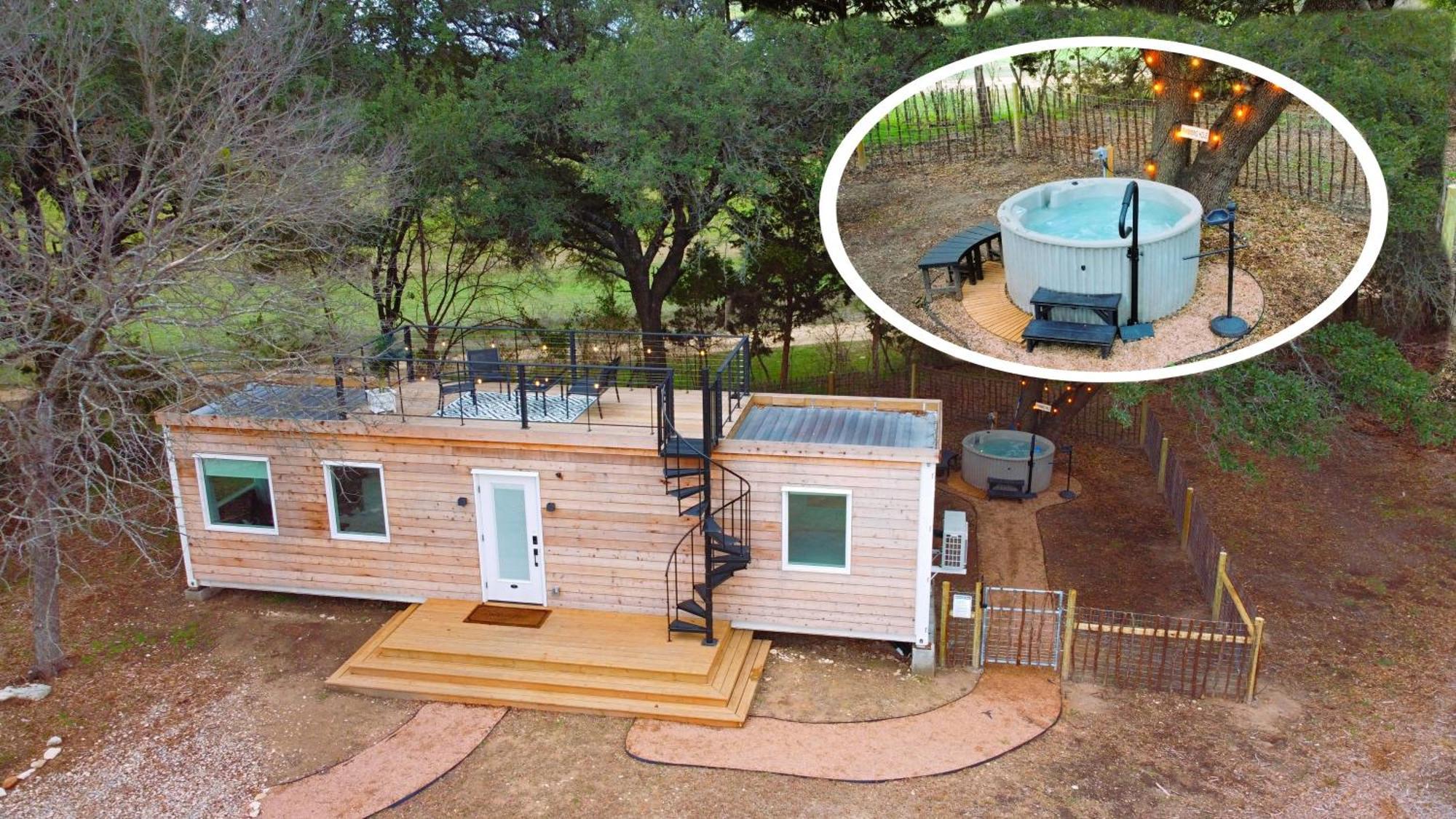 וות'רפורד The Lonely Bull Luxury Container Home On 5 Acres מראה חיצוני תמונה